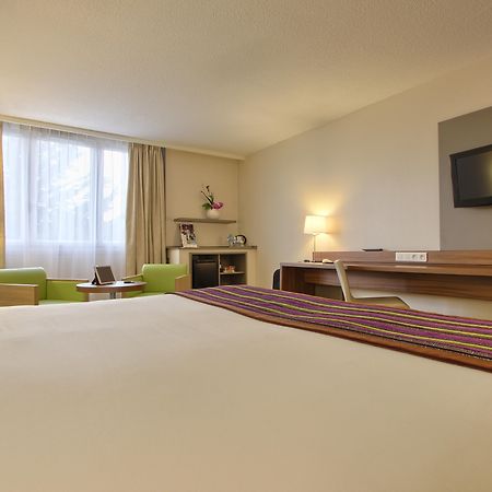 Mercure Paris Velizy Екстериор снимка