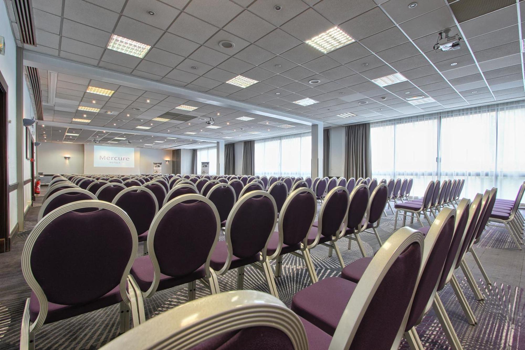 Mercure Paris Velizy Екстериор снимка